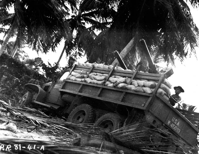 Anti-Aircraft machine guns of Battery B, 51st Coast Artillery on alert for planes on recent maneuvers near Punta Salinas, Puerto Rico. November 1941.  SC 126170